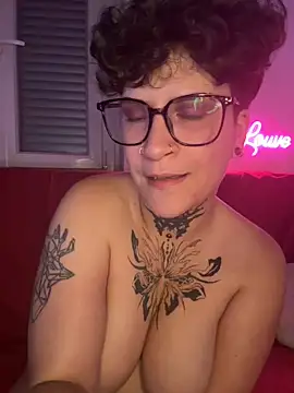 callmelouve webcam