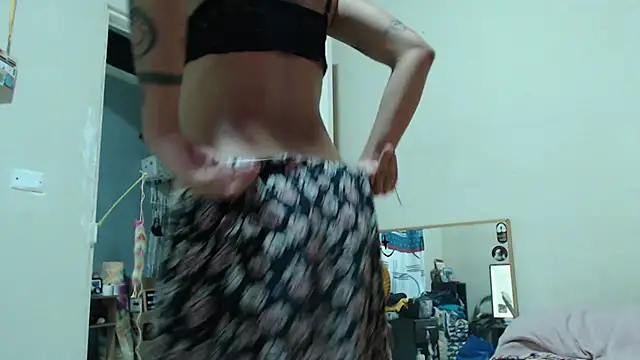 AlinaWoolf_ webcam