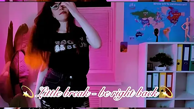 CarolGiggly webcam