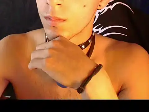 dark_men1 webcam
