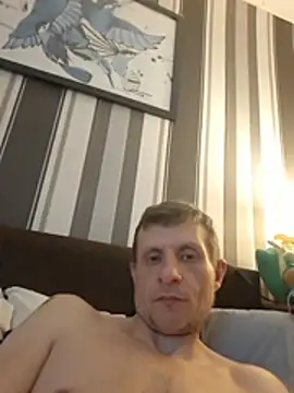 BigDmasked webcam