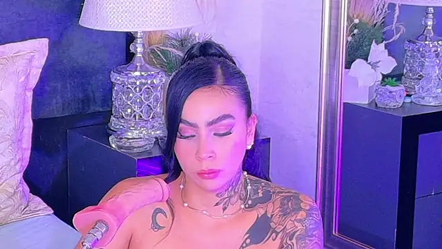 GiahDaniels webcam