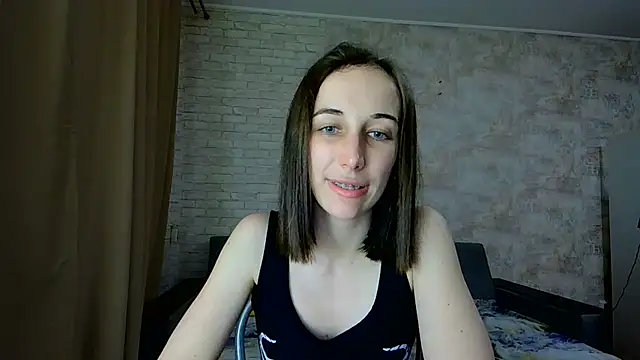 Anika_bloom webcam