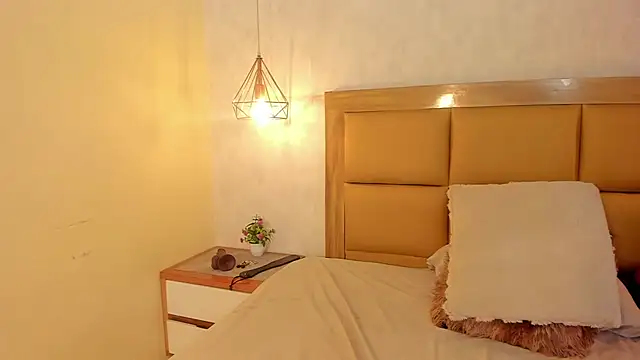 MELISSAROUGE webcam