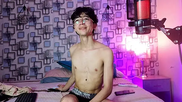Twink_Sebas7 webcam