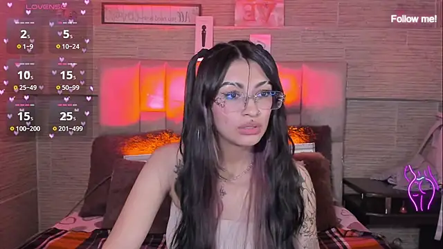 mia_devine_ webcam