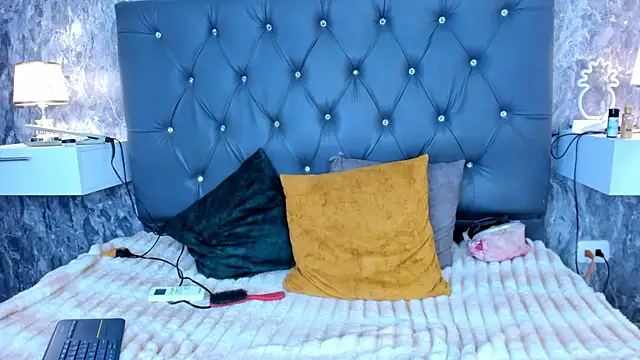 celeste_bluee webcam