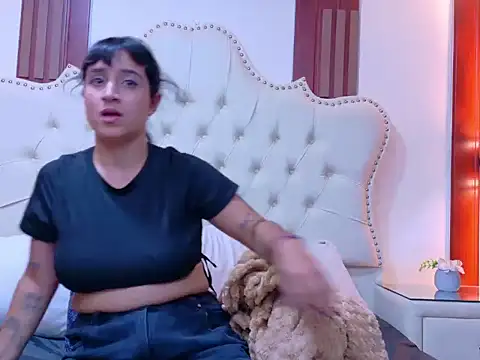 SarayANDsara webcam