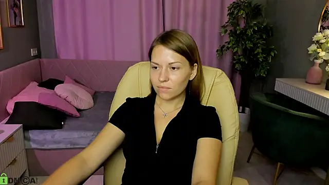 Kira_Miragee webcam