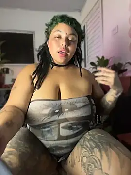 Capitaldoll420 live cam on StripChat