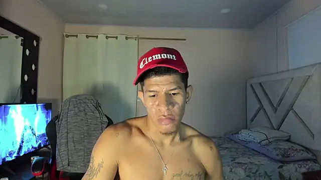 Toptony22 live cam on StripChat