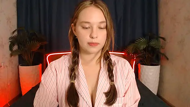 PureLedy live cam on StripChat