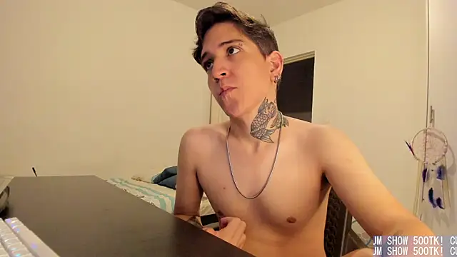 Michael_v77 live cam on StripChat