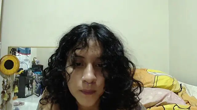 AlinaWoolf_ webcam