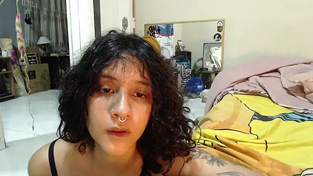 AlinaWoolf_ webcam