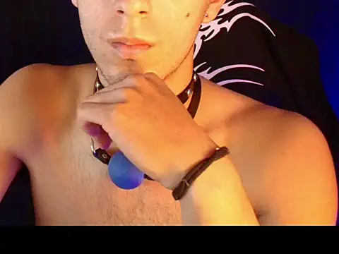 dark_men1 webcam