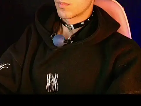 dark_men1 webcam