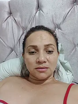 Amanda39 live cam on StripChat