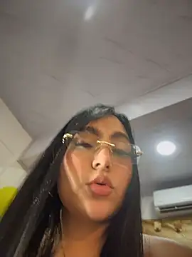 Sarahballiston_ live cam on StripChat