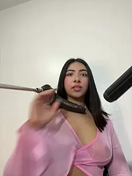 cherry_skinnyy_ live cam on StripChat