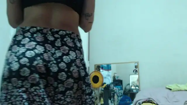 AlinaWoolf_ webcam