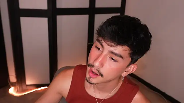 sweettaaron01 webcam