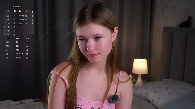 LynHillaire webcam