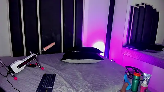 Miaa_Foxx03 webcam