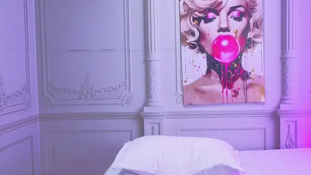 RUTHH_BUSTY69 webcam