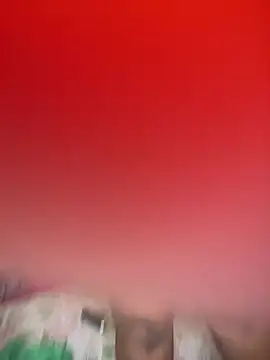 Suzzylove26 webcam