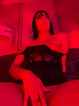 HeyScarletXXX webcam