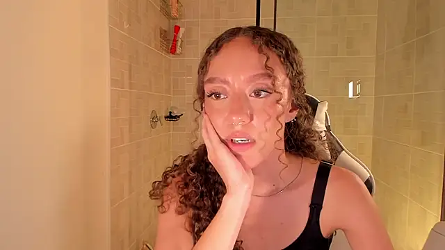 ChloeMoreti webcam