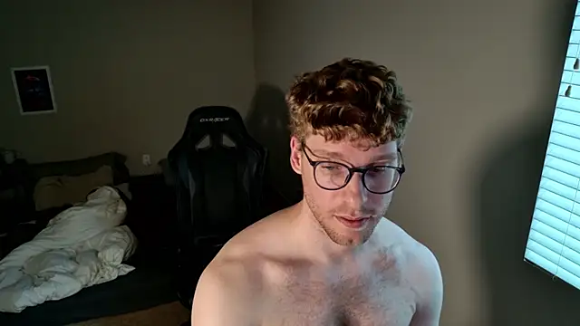BlueEyedTallGuy94 webcam