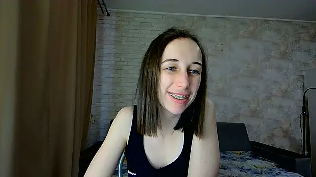 Anika_bloom webcam