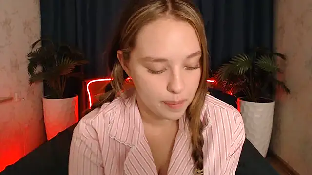PureLedy webcam
