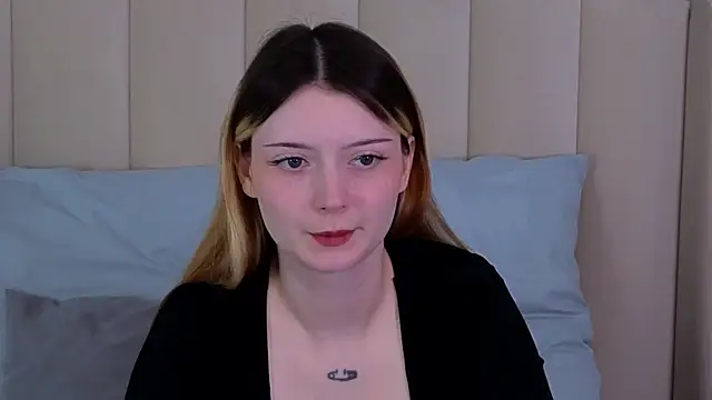 AlyssFrost webcam