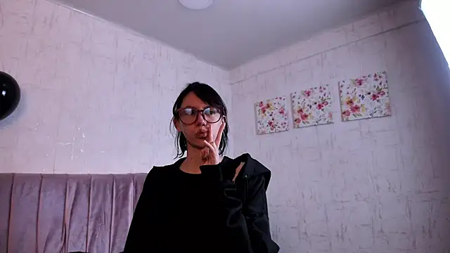 Alis_Roze live cam on StripChat