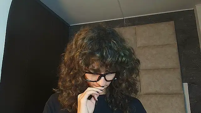 Divine_____ webcam