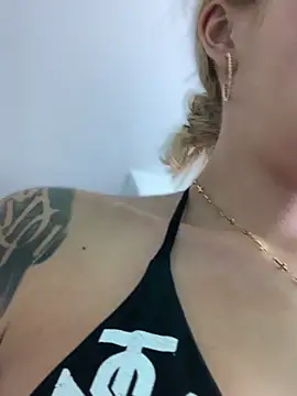 VIOLETA-1122 webcam