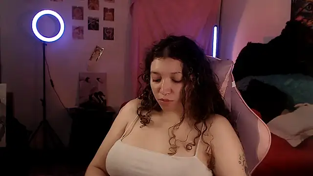 AllyDonfort webcam