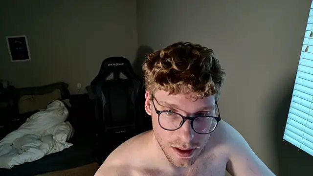 BlueEyedTallGuy94 webcam