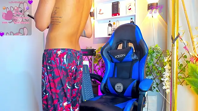 _taylor_black webcam