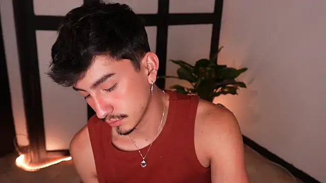 sweettaaron01 webcam