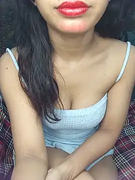 18riyaa webcam
