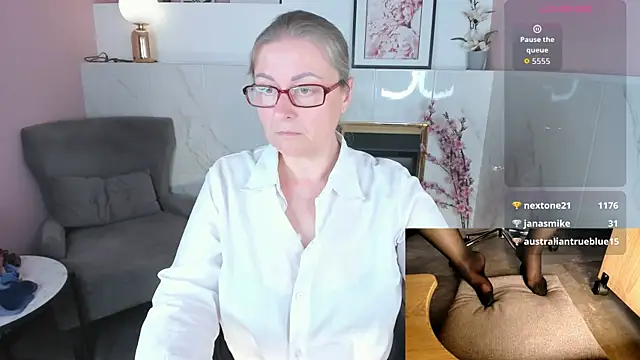 Alexandra_Kind webcam
