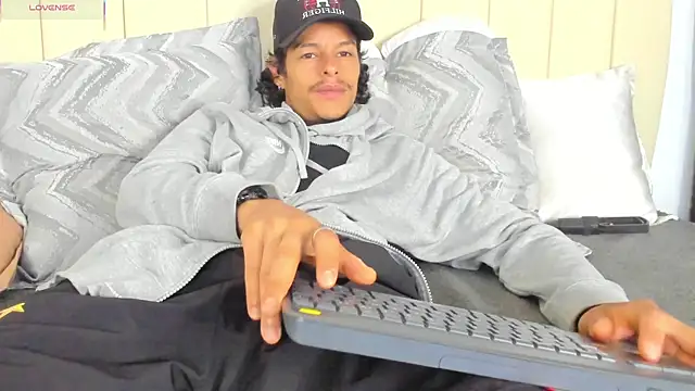 tommyhot7 webcam