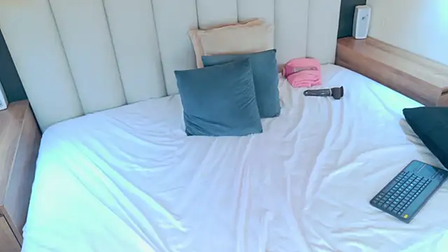 ShelyEvans__ webcam