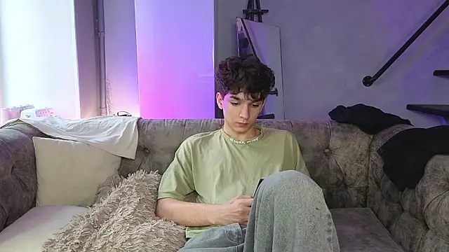 Baby_Mishka webcam