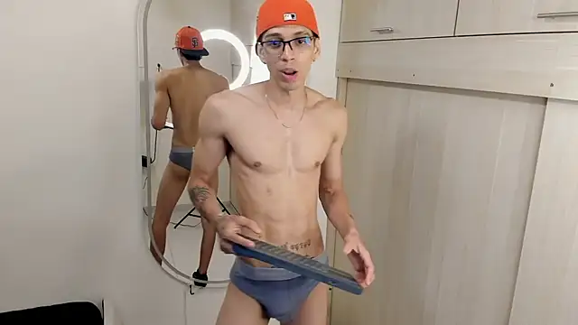 Mheysam_Youngerx webcam