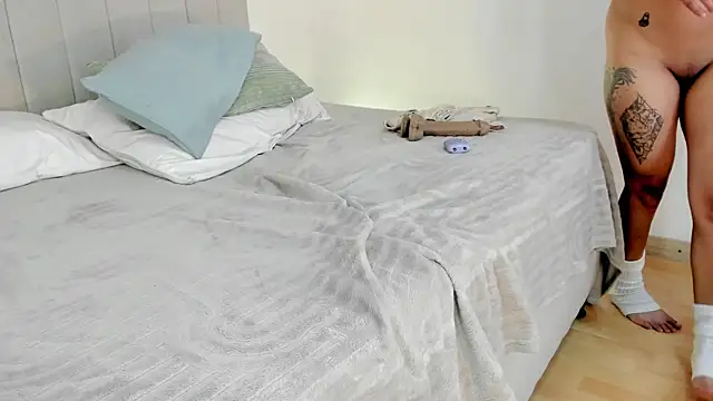 MadelineJhones webcam